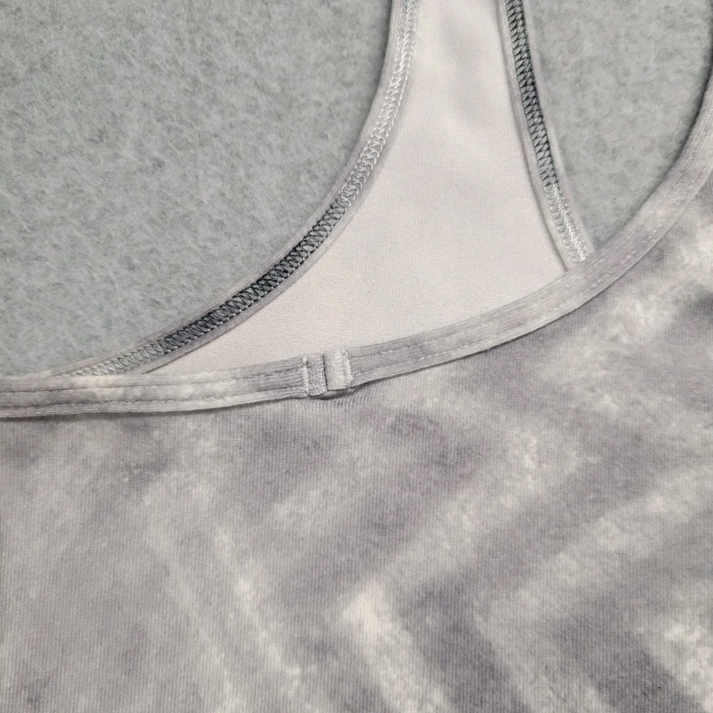 Lululemon Racerback Tank Top Grey Chevron Zigzag Athletic Yoga Shirt Womens‎
